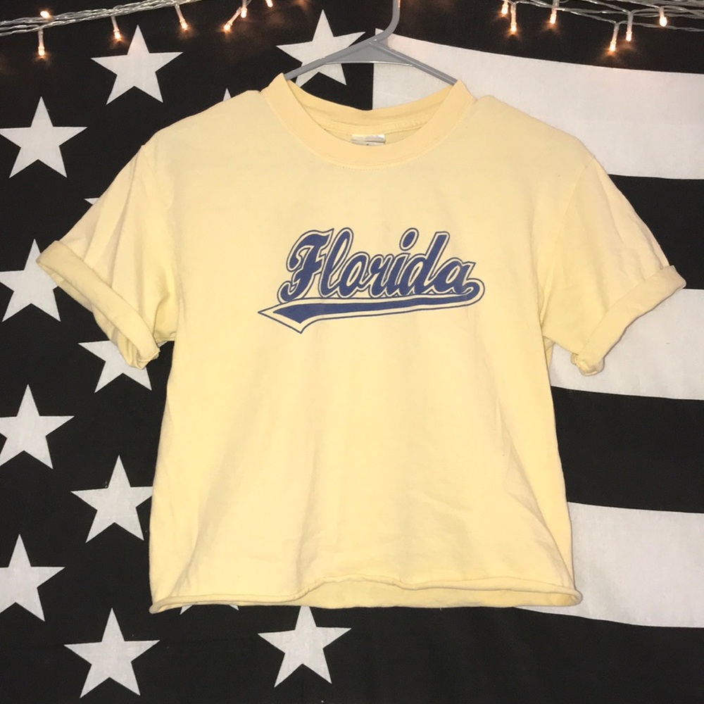 Cropped Graphic tee!!